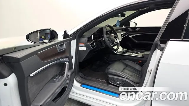 Audi A7 4K — Фото автомобиля 15