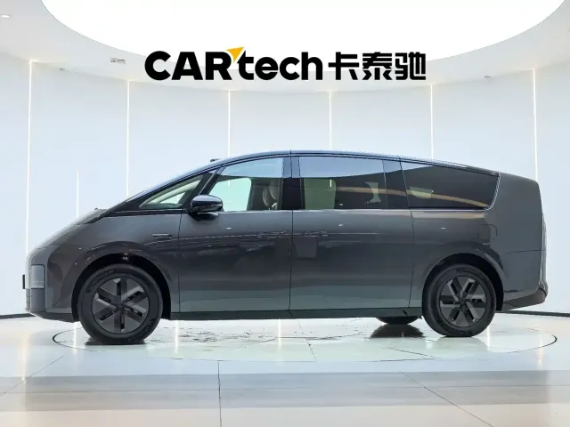 Li Auto MEGA — Фото автомобиля 3