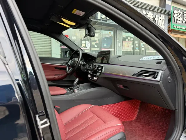 BMW 5 Series — Фото автомобиля 4