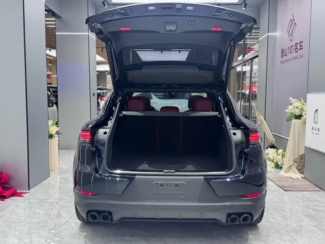 Porsche Cayenne — Фото автомобиля 12