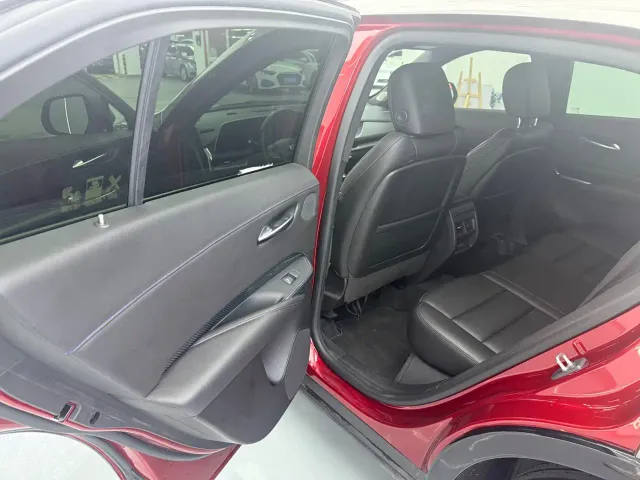 Cadillac XT4 — Фото автомобиля 9