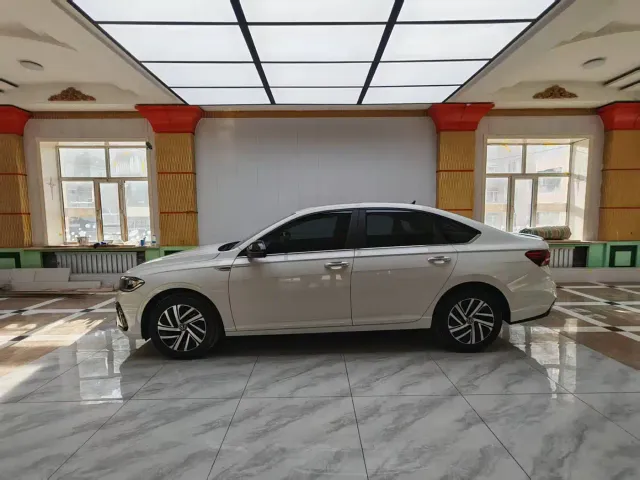 Volkswagen Lavida — Фото автомобиля 6