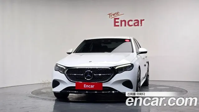 Mercedes-Benz E-Class — Фото автомобиля 3