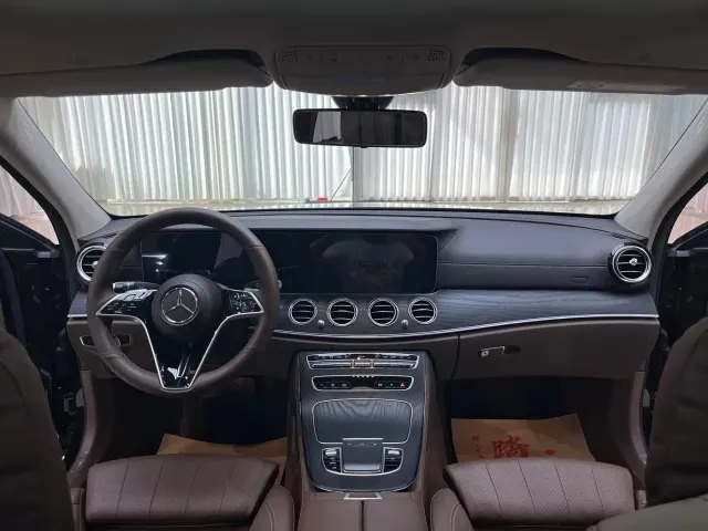 Mercedes-Benz E-Class — Фото автомобиля 13