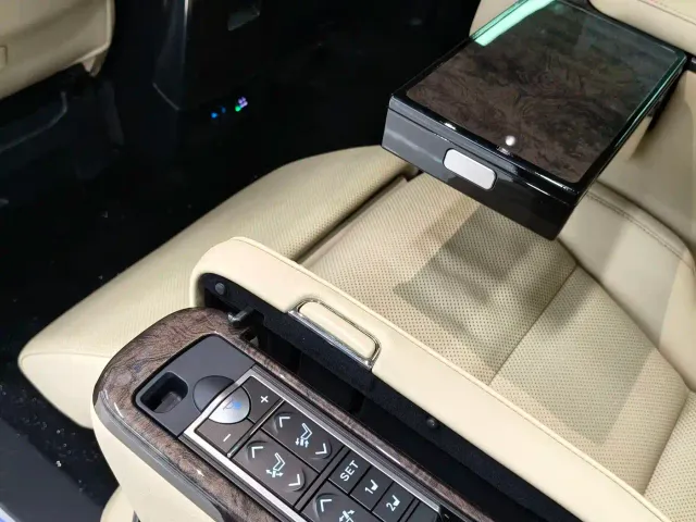 Toyota Alphard — Фото автомобиля 8