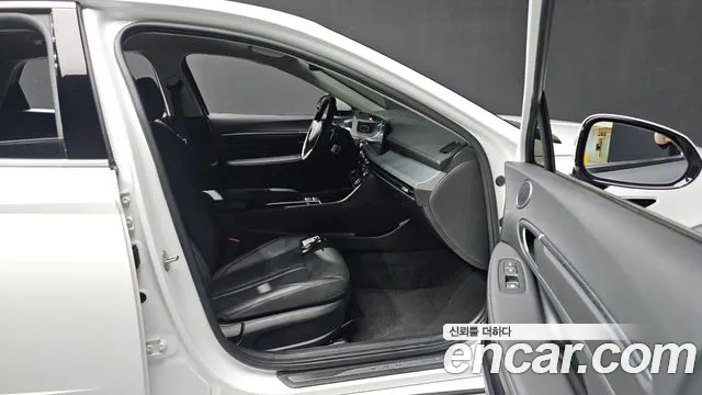 Hyundai Sonata — Фото автомобиля 16