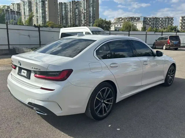 BMW 3 Series — Фото автомобиля 10