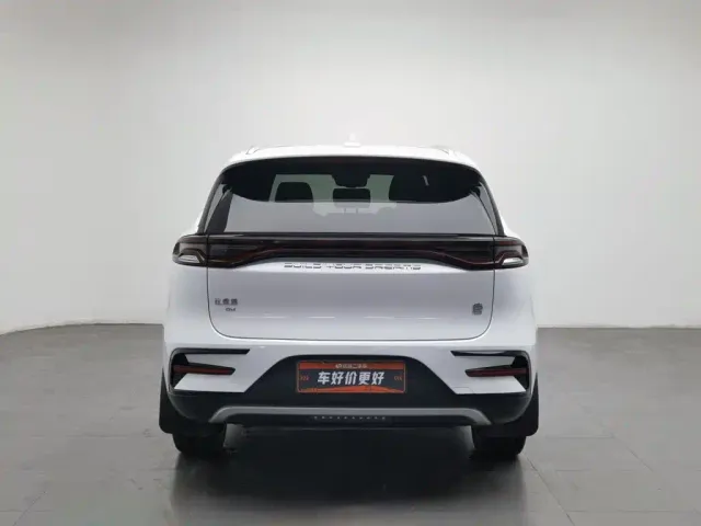 BYD Tang — Фото автомобиля 4