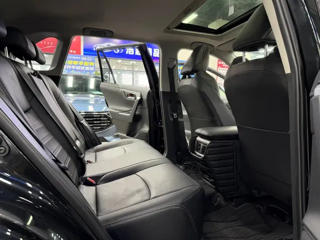 Toyota Wildlander — Фото автомобиля 7