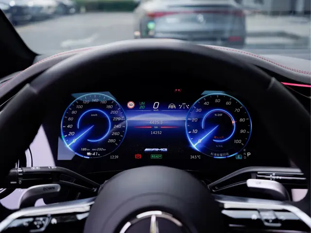 Mercedes-Benz EQE AMG — Фото автомобиля 9