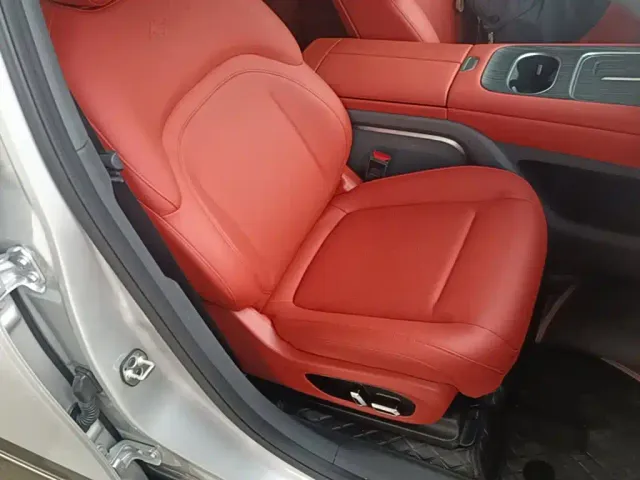Dongfeng Yipai eπ008 2024 210Max Range Extender 6-Seater — Фото автомобиля 24