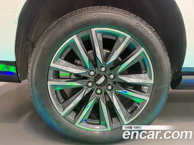 Cadillac Escalade — Фото автомобиля 6