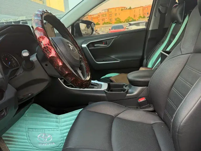 Toyota Wildlander — Фото автомобиля 8