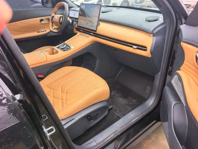 Geely Galaxy Starship 7 EM-i — Фото автомобиля 9