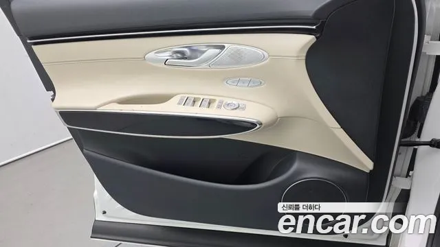 Genesis GV70 2.5T Бензин 2WD — Фото автомобиля 24