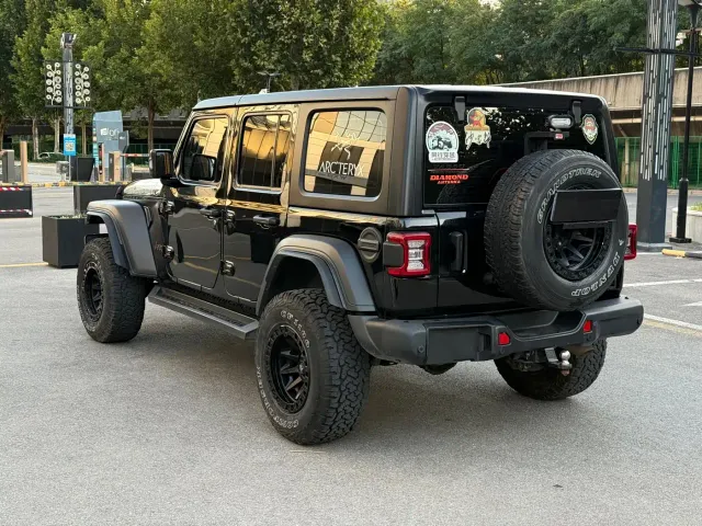 Jeep Wrangler — Фото автомобиля 7