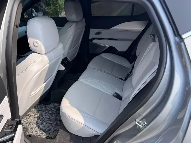 Cadillac Cadillac GT4 2023 25T Premium Edition — Фото автомобиля 22