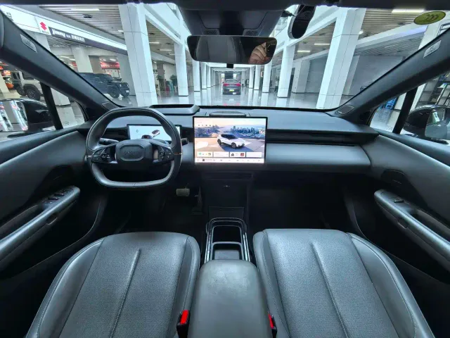 Lynk & Co Z20 — Фото автомобиля 9