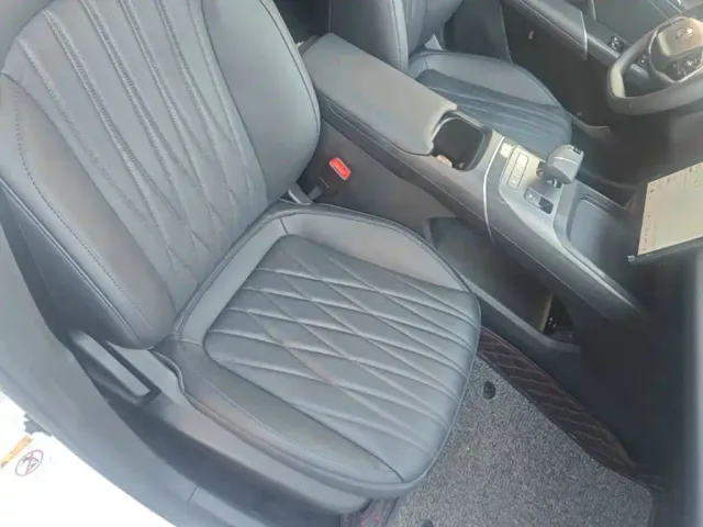 Changan Qiyuan A05 — Фото автомобиля 24