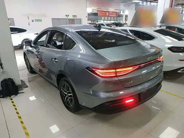 BYD Seal 05 DM-i — Фото автомобиля 4