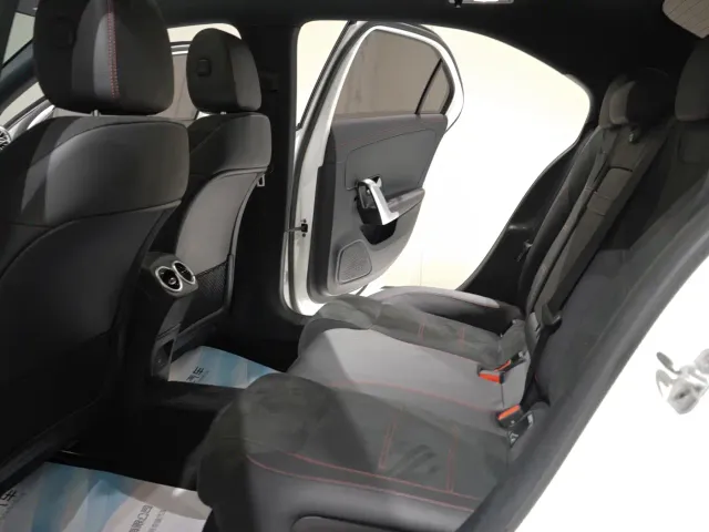 Mercedes-Benz A-Class — Фото автомобиля 4