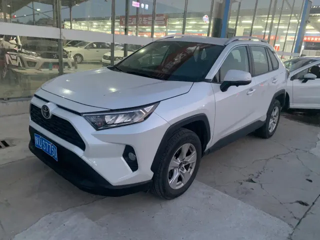 Фотография автомобиля — Toyota RAV4