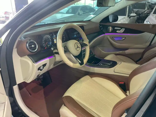 Mercedes-Benz E-Class — Фото автомобиля 7