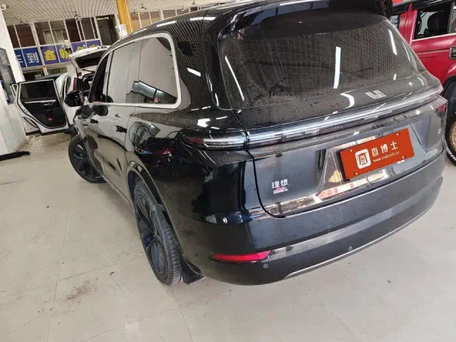 Li Auto L9 — Фото автомобиля 4