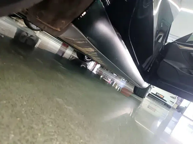 Tesla Model 3 — Фото автомобиля 20