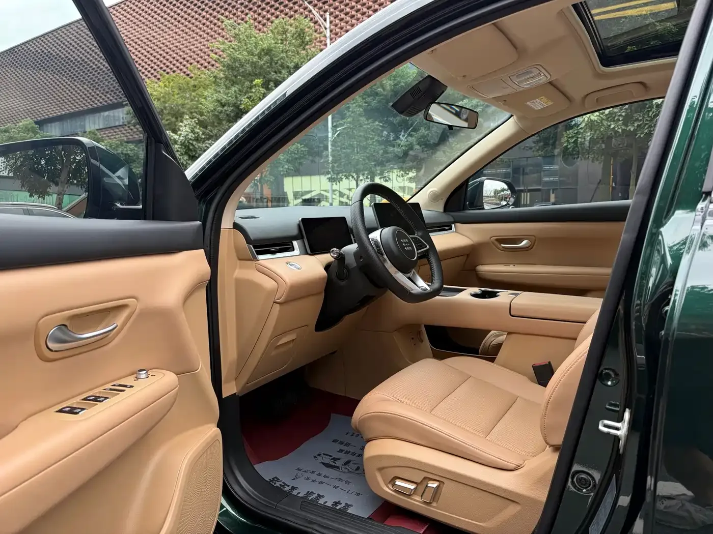 Landian Landian E5 PLUS 2025 165km Long Range First Edition 7-seater — Фото автомобиля 8