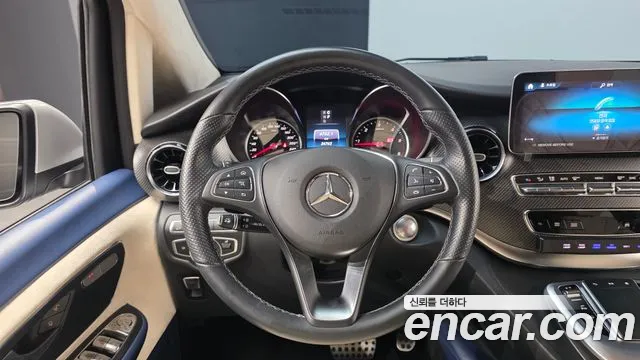 Mercedes-Benz V-Class — Фото автомобиля 14