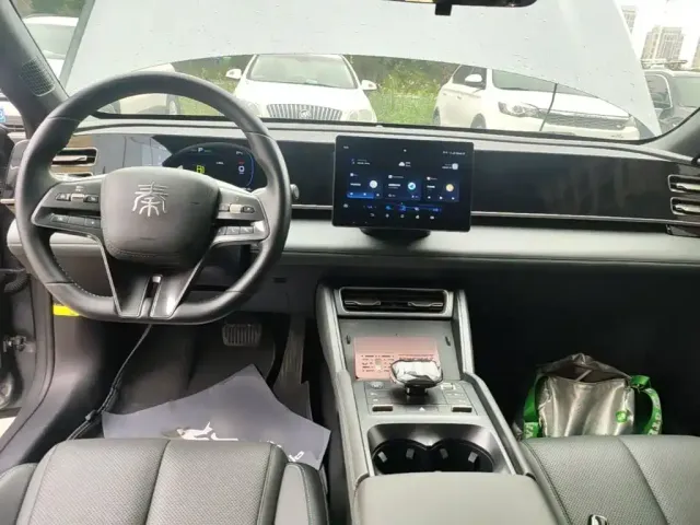 BYD Qin L — Фото автомобиля 9
