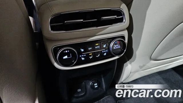 Genesis GV80 — Фото автомобиля 24
