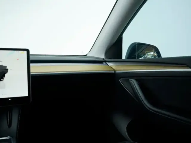 Tesla Model Y 2022 Facelift Rear-Wheel Drive Version — Фото автомобиля 22
