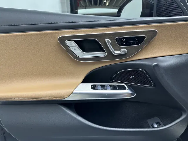 Mercedes-Benz E-Class — Фото автомобиля 20