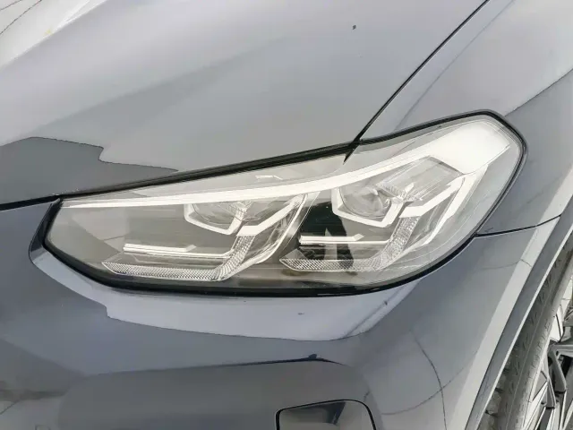 BMW iX3 — Фото автомобиля 10