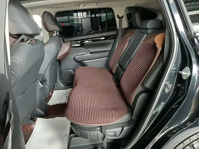 Toyota Highlander — Фото автомобиля 16
