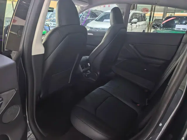 Tesla Model Y — Фото автомобиля 7