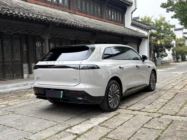 Exeed Exlantix ET 2024 Extended Range 240 Max AWD — Фото автомобиля 11