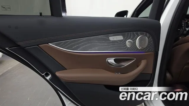 Mercedes-Benz E-Class E-класс W213 E350 4MATIC Exclusive — Фото автомобиля 25
