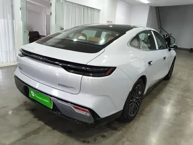 Geely Galaxy Xingyao 8 — Фото автомобиля 6
