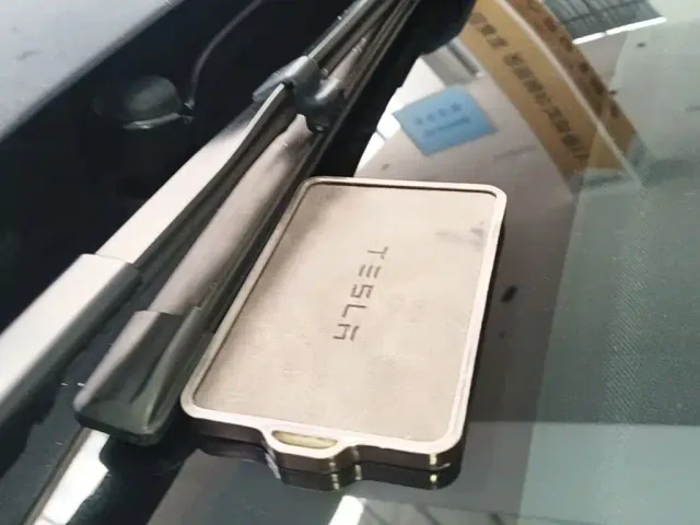 Tesla Model Y — Фото автомобиля 8