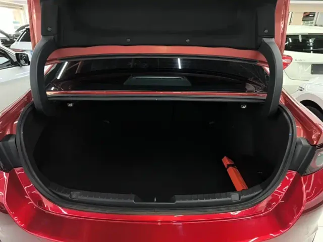 Mazda Axela — Фото автомобиля 14