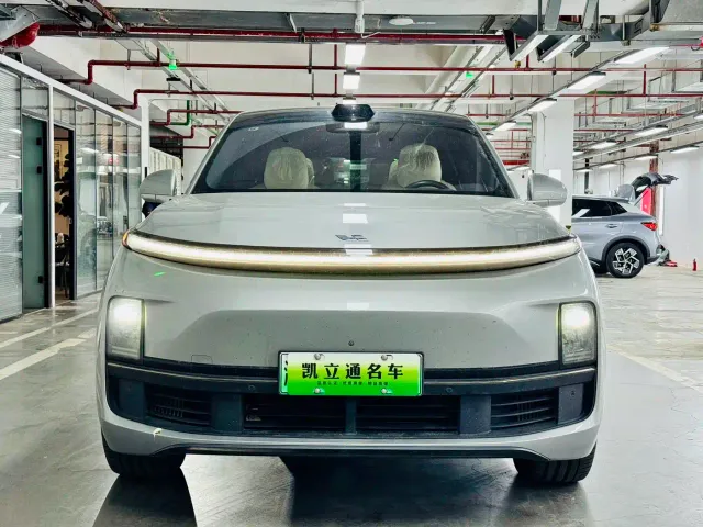 Li Auto L9 — Фото автомобиля 2