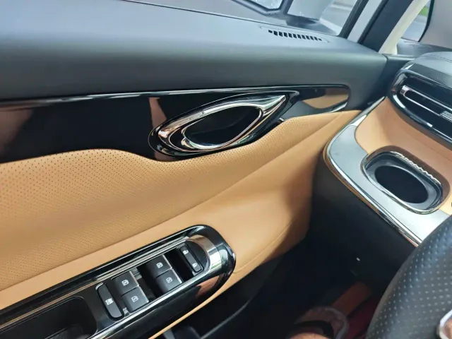 GAC Trumpchi E8 — Фото автомобиля 16