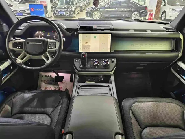 Land Rover Defender — Фото автомобиля 6