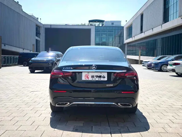Mercedes-Benz E-Class — Фото автомобиля 14