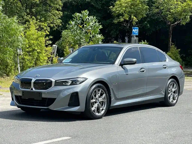 Фотография автомобиля — BMW i3