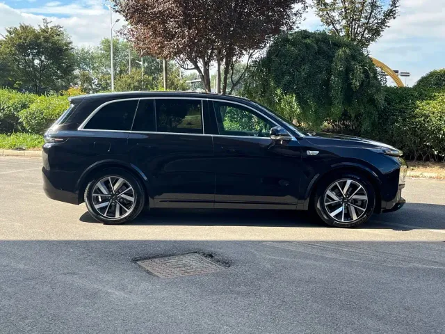 Li Auto L8 — Фото автомобиля 7