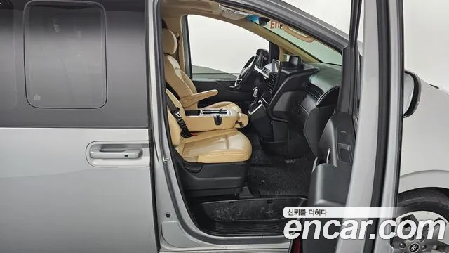 Hyundai Staria Staria 4WD Tourer 9 мест — Фото автомобиля 22